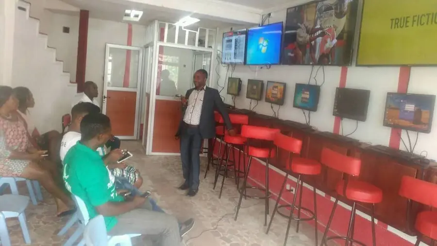 ClifBet gaming terminals and staff briefing